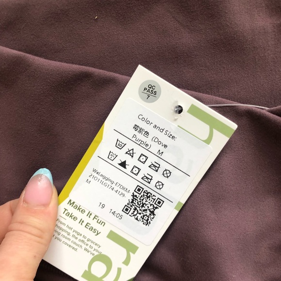 Halara wide leg crossover waist yoga pants - Picture 2 of 4